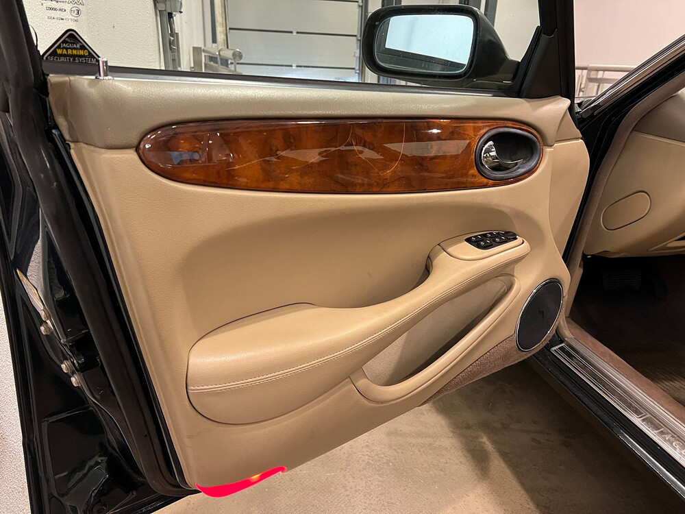 Jaguar XJ3.2 V8 Executive 237PS 2000 -Org. NL-, 59-FN-TX.