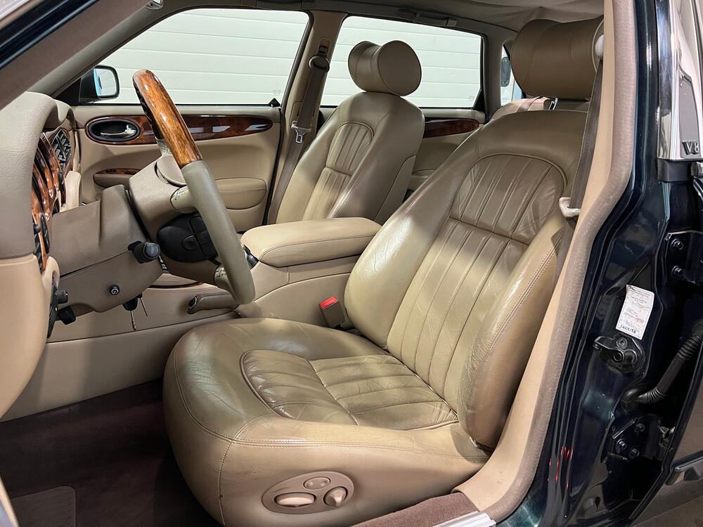 Jaguar XJ3.2 V8 Executive 237PS 2000 -Org. NL-, 59-FN-TX.