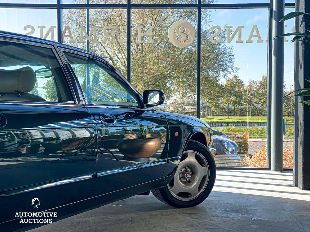 Jaguar XJ3.2 V8 Executive 237PS 2000 -Org. NL-, 59-FN-TX.