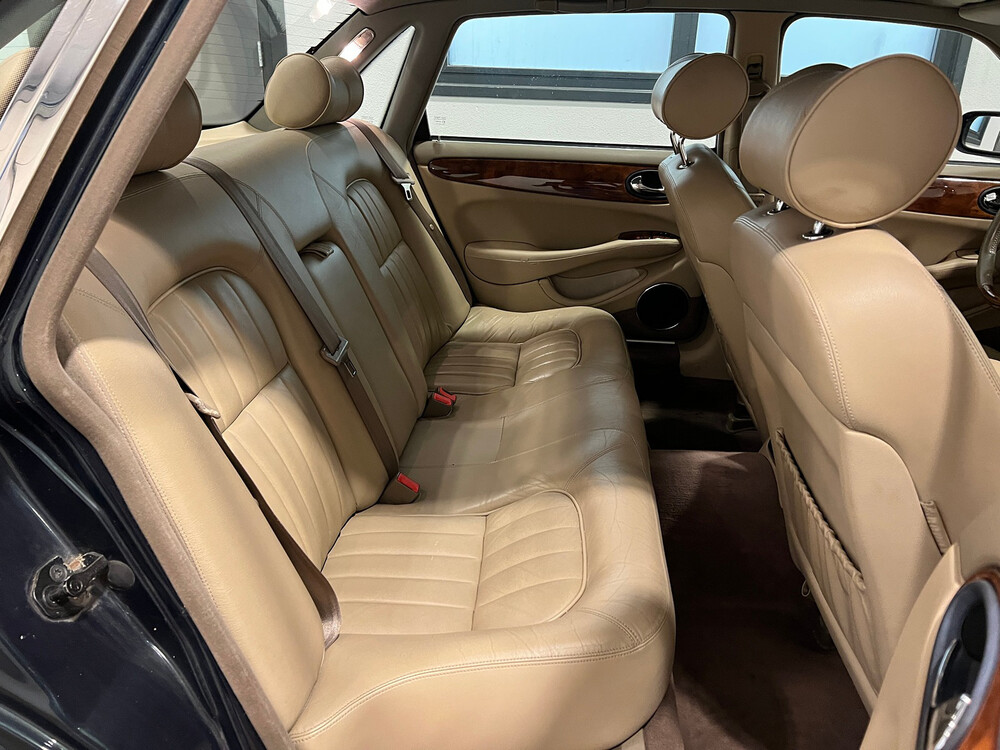 Jaguar XJ3.2 V8 Executive 237PS 2000 -Org. NL-, 59-FN-TX.