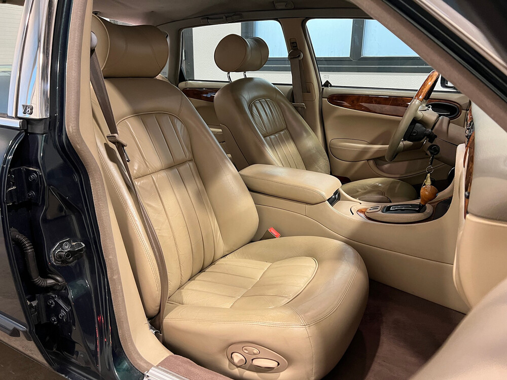 Jaguar XJ3.2 V8 Executive 237PS 2000 -Org. NL-, 59-FN-TX.