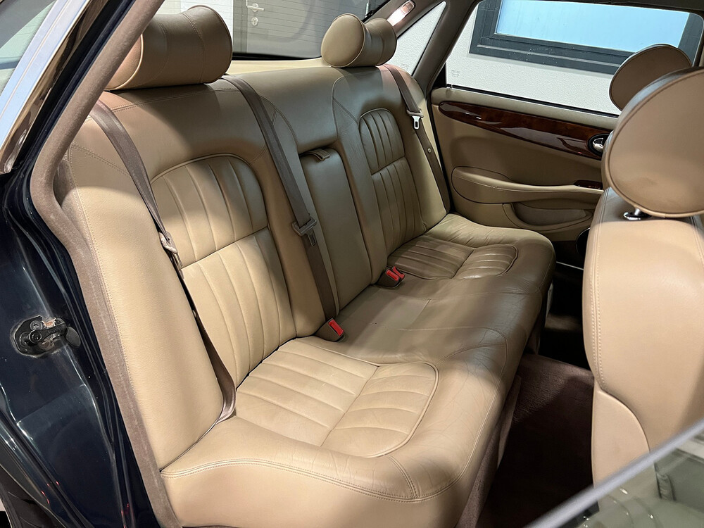 Jaguar XJ3.2 V8 Executive 237PS 2000 -Org. NL-, 59-FN-TX.