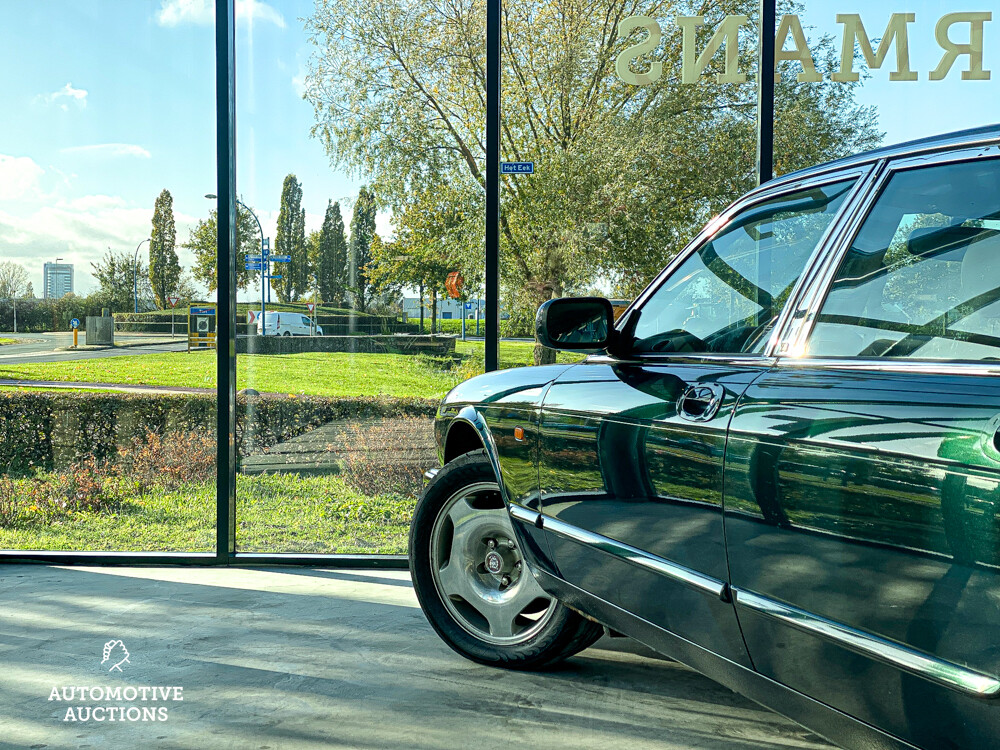 Jaguar XJ3.2 V8 Executive 237PS 2000 -Org. NL-, 59-FN-TX.