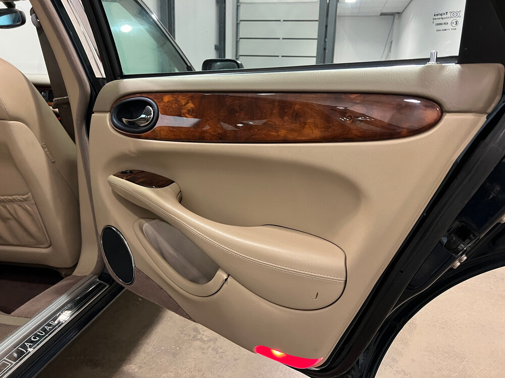 Jaguar XJ3.2 V8 Executive 237PS 2000 -Org. NL-, 59-FN-TX.