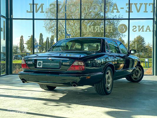 Jaguar XJ3.2 V8 Executive 237PS 2000 -Org. NL-, 59-FN-TX.