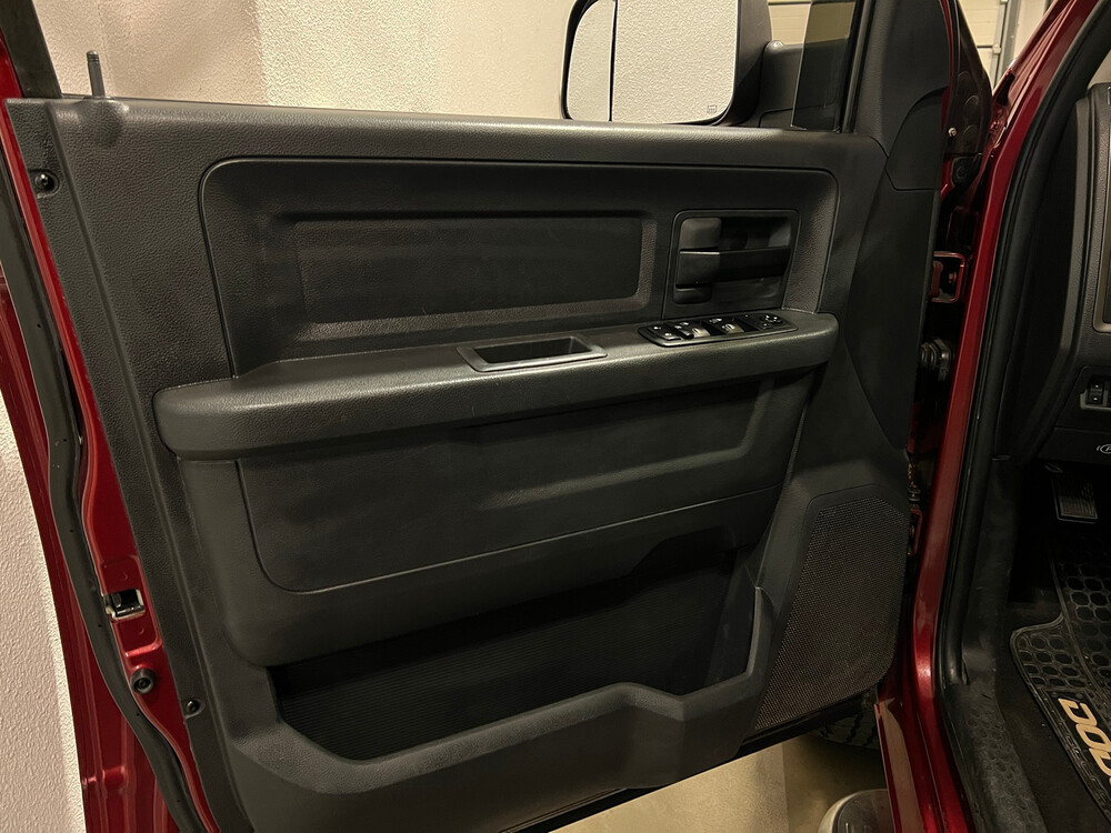 Dodge Ram 1500 5.7 V8 4x4 Hemi Quad Cab Sport 389pk 2012, V-699-PN