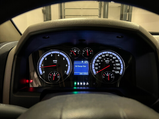Dodge-Ram 1500 5.7 V8 4x4 Hemi Quad Cab Sport 389 PS 2012, V-699-PN.