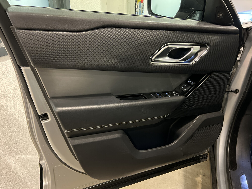 Landrover Range Rover Velar 2.0 I4 AWD R-Dynamic 241 PS 2018, K-098-VF.