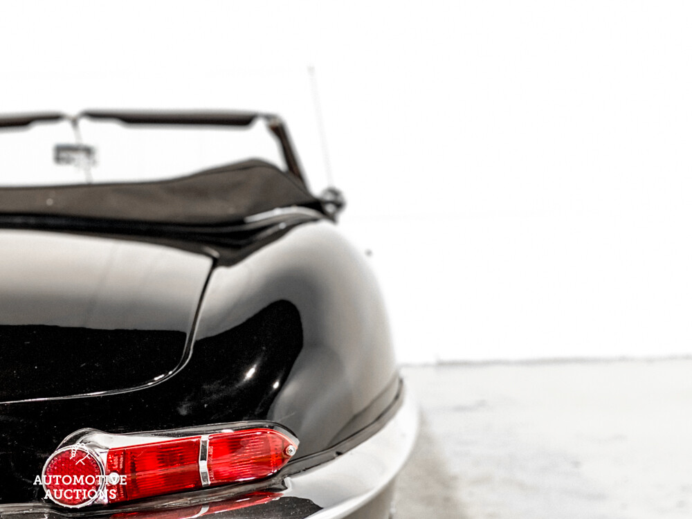 Jaguar E-Type Series 1 OTS 4.2 Zes-in-Lijn Cabriolet 1967, DZ-73-87