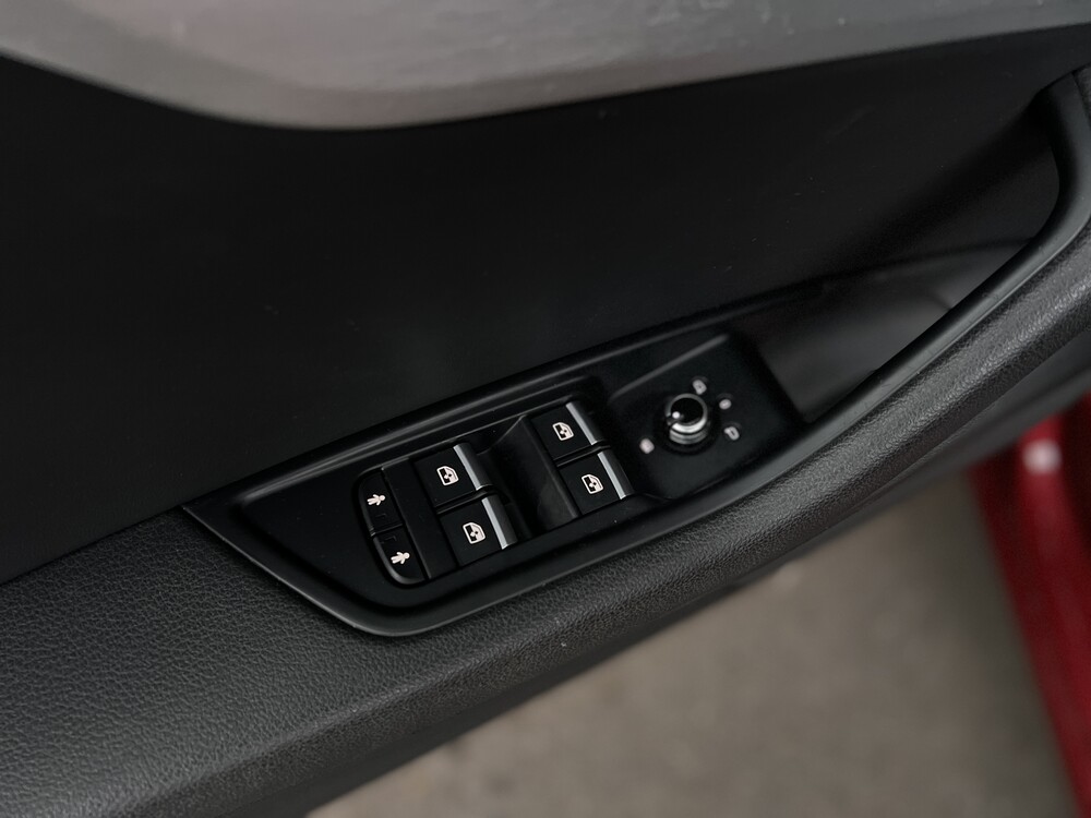 Audi A4 Avant 2.0 TDI S-Line 150pk 2017 -Org. NL-, NL-149-D 