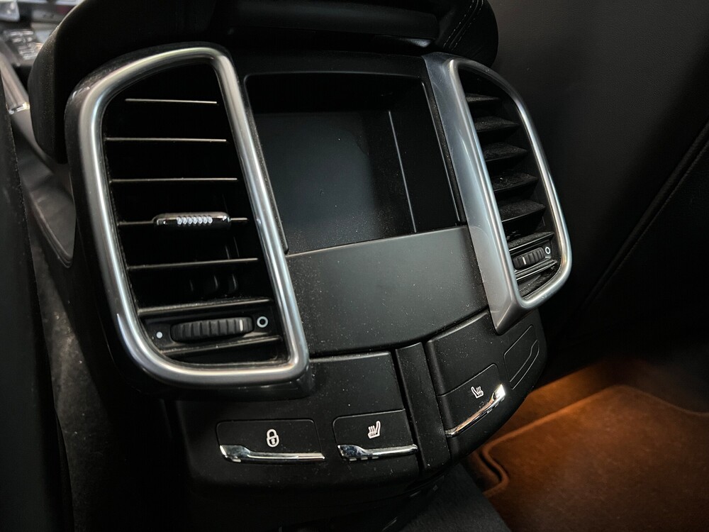 Porsche Cayenne 4.8 Turbo 500pk 2012, 71-ZVF-9