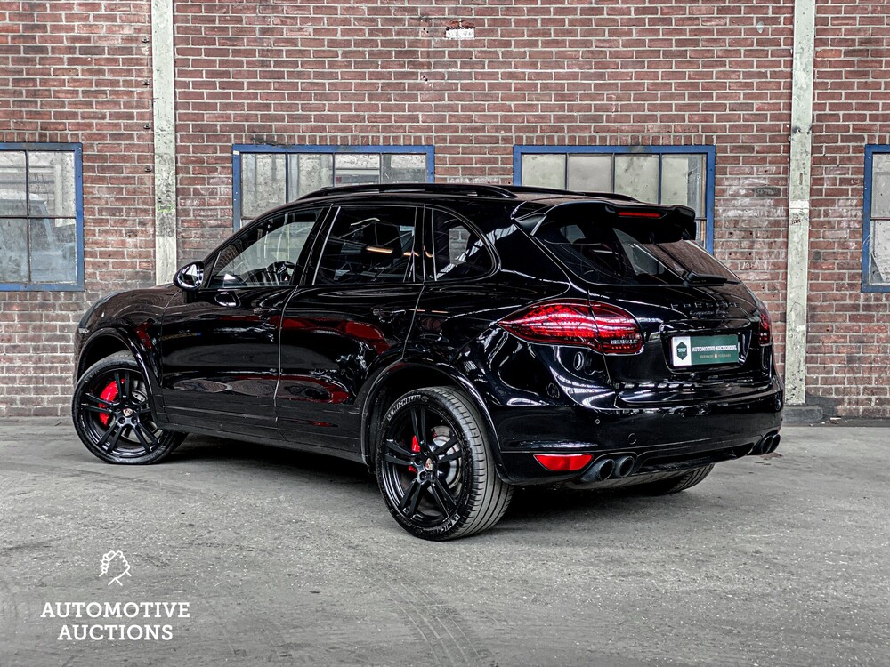Porsche Cayenne 4.8 Turbo 500pk 2012, 71-ZVF-9
