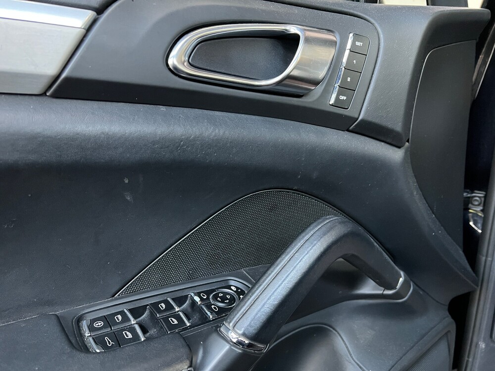 Porsche Cayenne 4.8 Turbo 500pk 2012, 71-ZVF-9