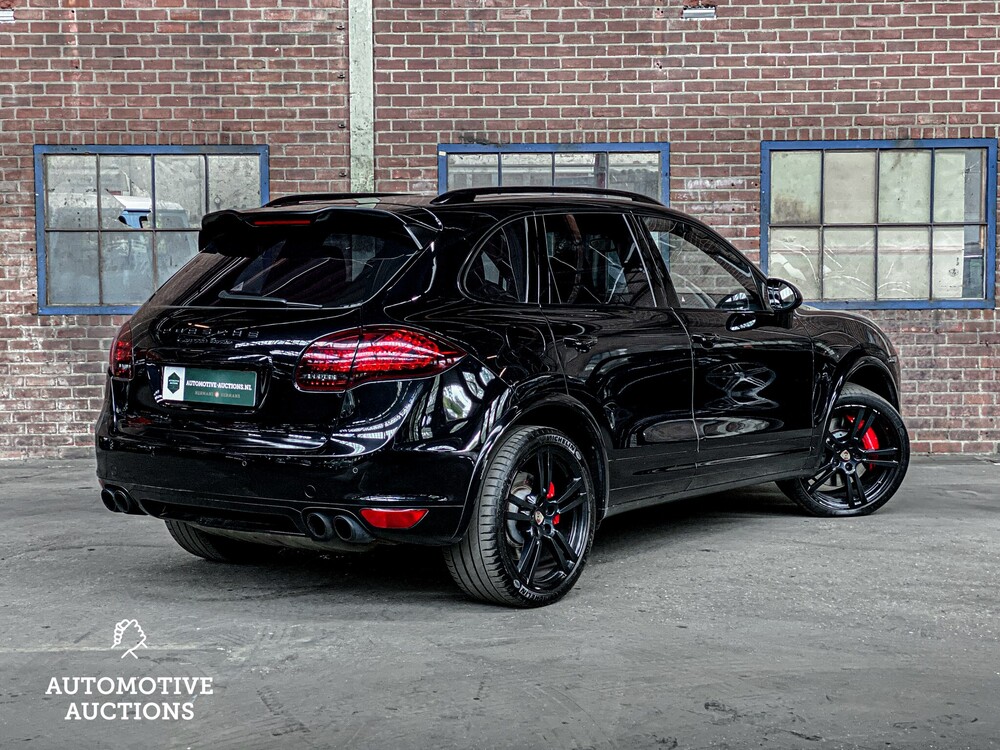 Porsche Cayenne 4.8 Turbo 500pk 2012, 71-ZVF-9
