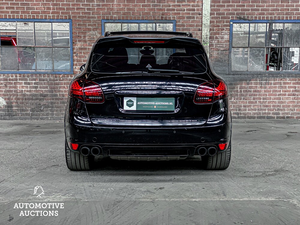 Porsche Cayenne 4.8 Turbo 500pk 2012, 71-ZVF-9