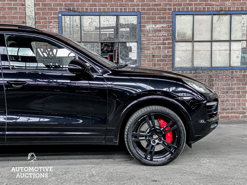 Porsche Cayenne 4.8 Turbo 500pk 2012, 71-ZVF-9