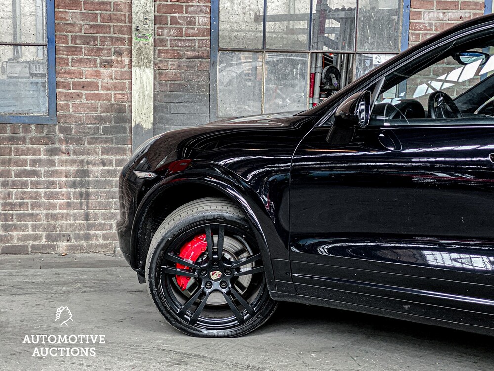 Porsche Cayenne 4.8 Turbo 500pk 2012, 71-ZVF-9