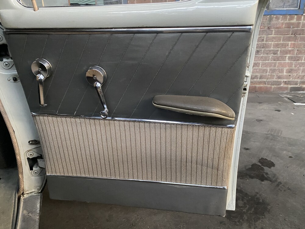 Studebaker Commander 4.2 V8 1955, SX-92-75.