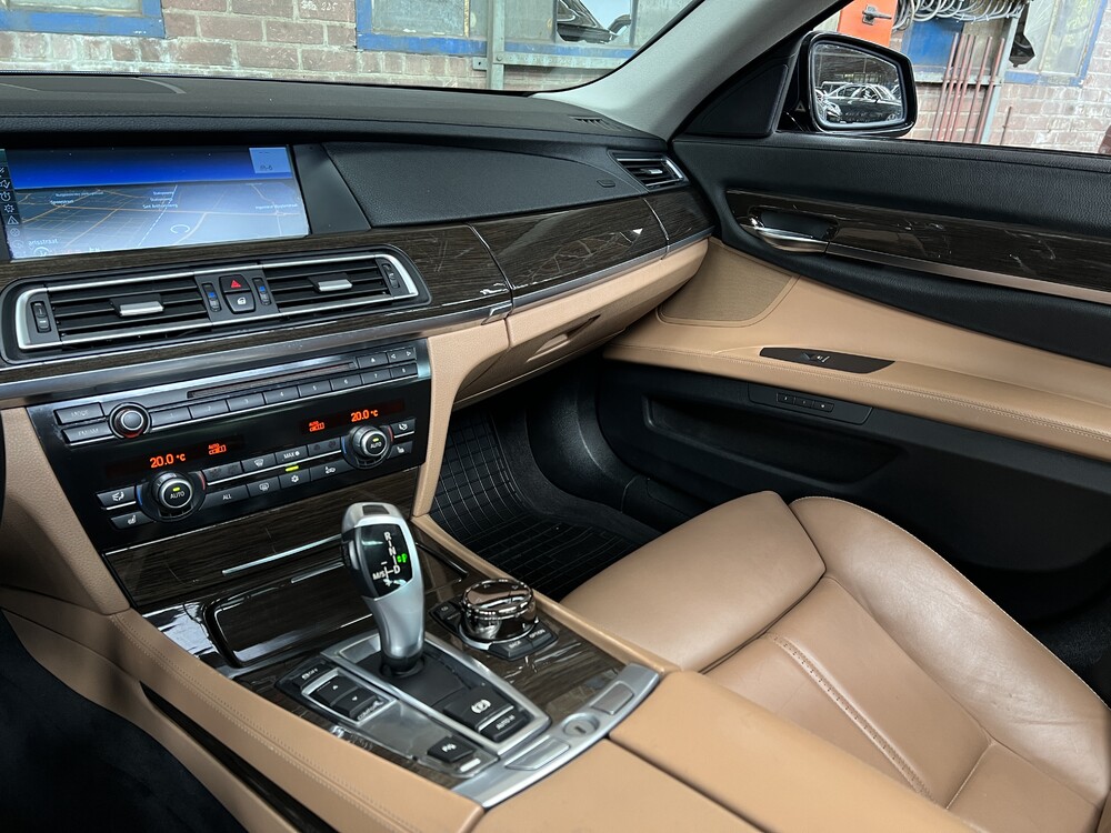 BMW 750i High Executive F04 4.4 V8 7 Series 407HP 2009.