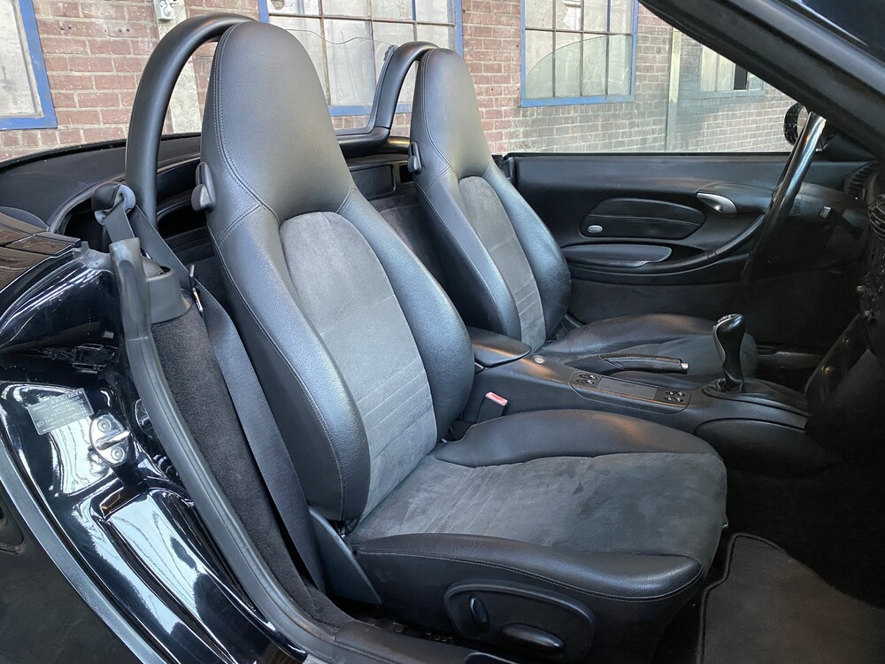 Porsche Boxster 986 2.7 220hp 2001 Convertible.