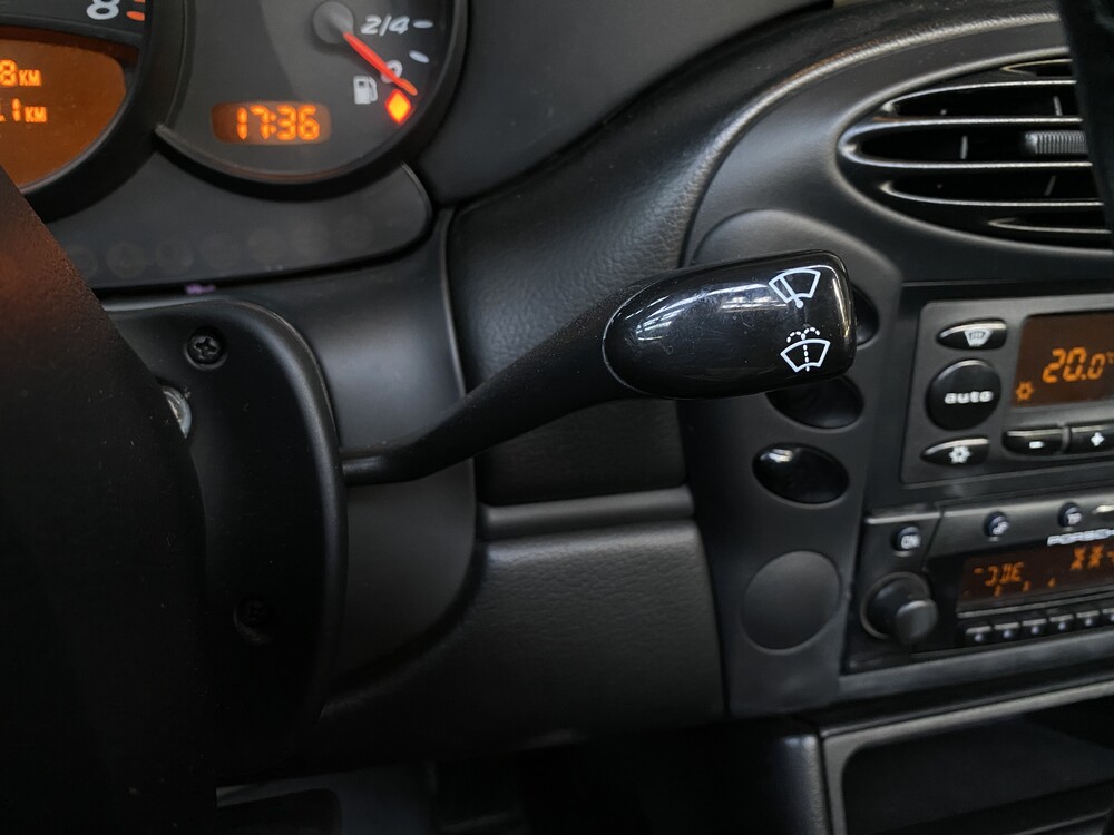 Porsche Boxster 986 2.7 220hp 2001 Convertible.