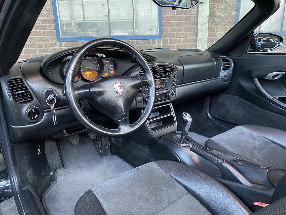 Porsche Boxster 986 2.7 220hp 2001 Convertible.