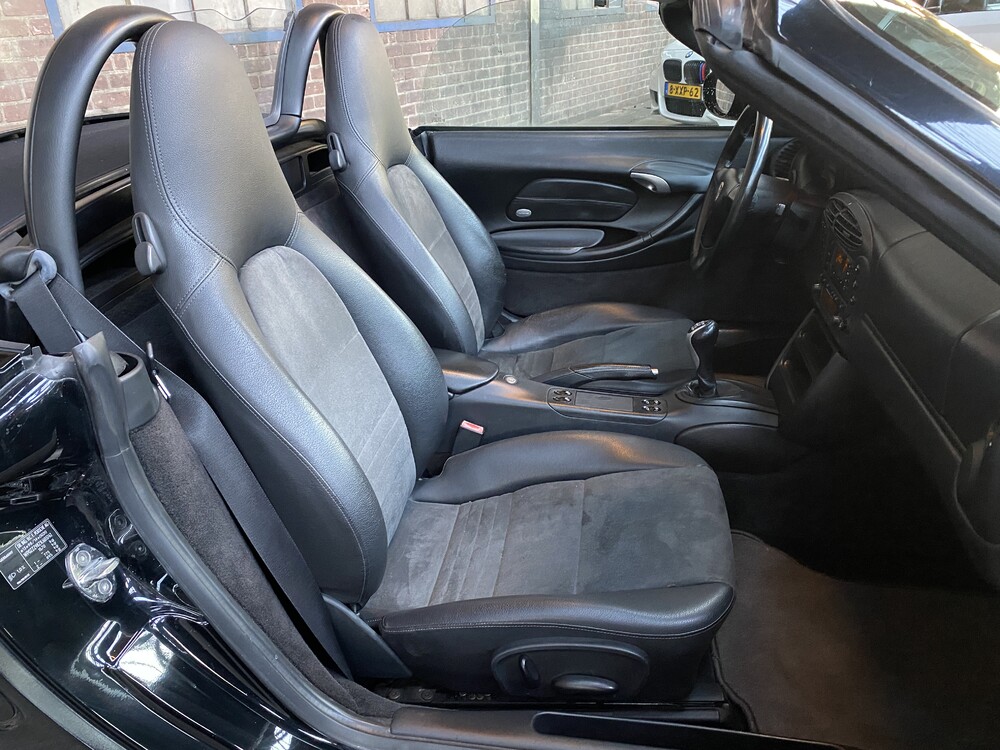 Porsche Boxster 986 2.7 220hp 2001 Convertible.