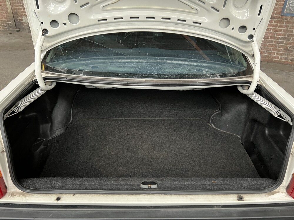 Audi 100 44 1.8 90hp 1988.