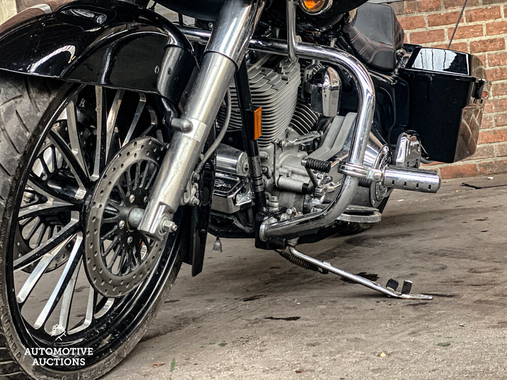 Harley Davidson FLTRI Road Glide 2004.