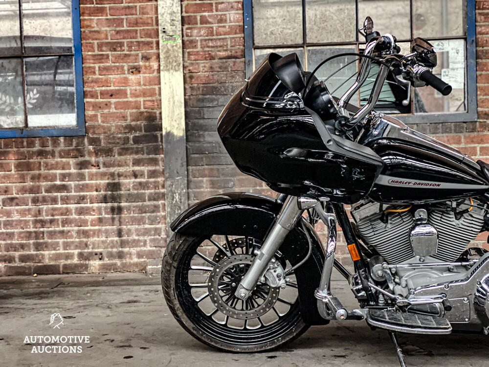 Harley Davidson FLTRI Road Glide 2004.