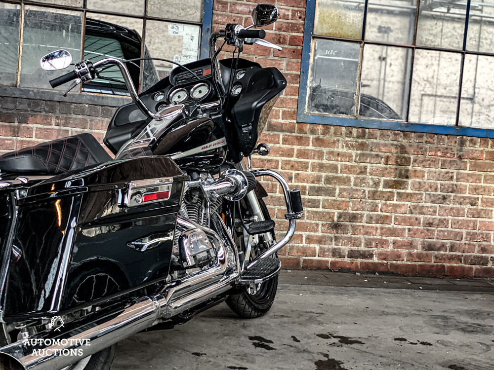 Harley Davidson FLTRI Road Glide 2004.