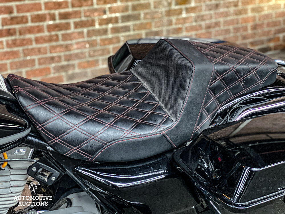 Harley Davidson FLTRI Road Glide 2004.