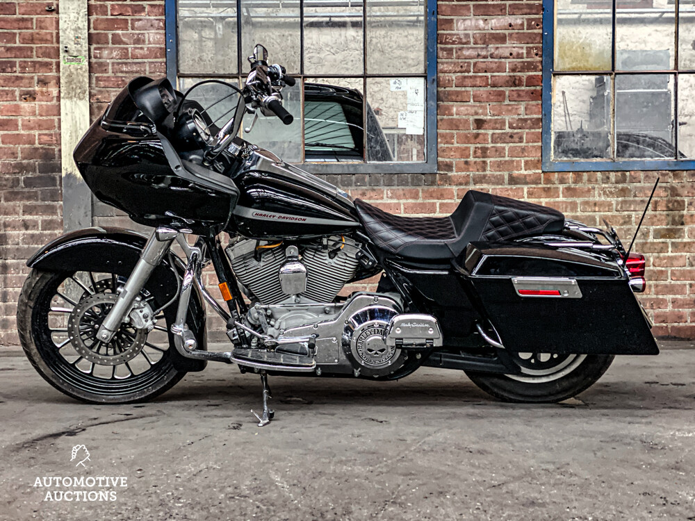 Harley Davidson FLTRI Road Glide 2004.