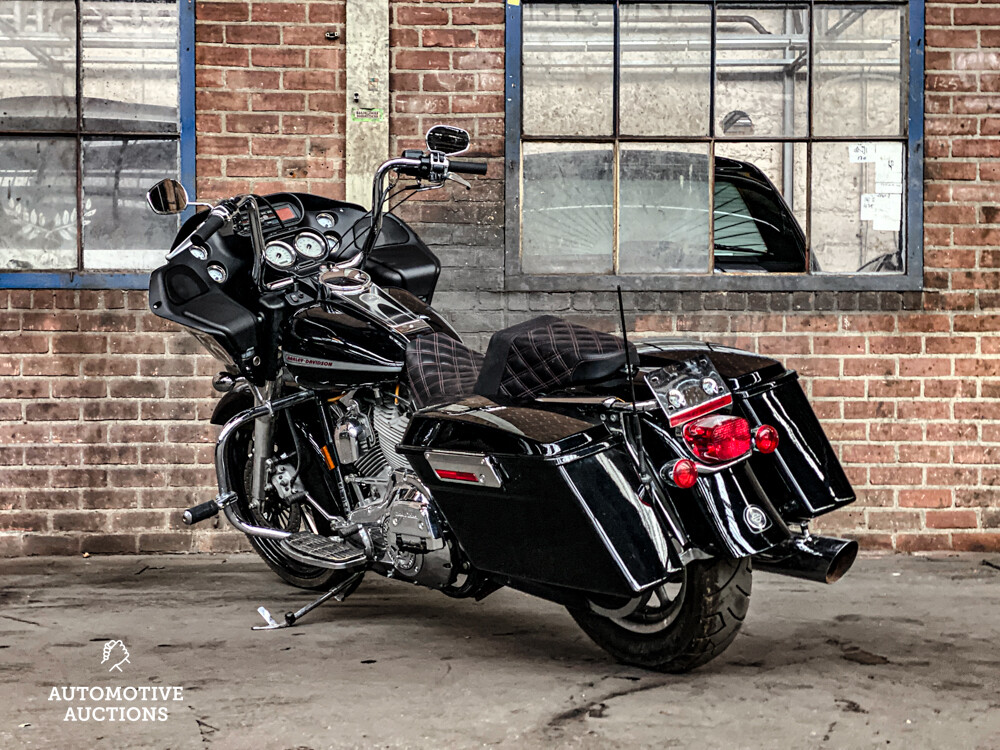 Harley Davidson FLTRI Road Glide 2004.