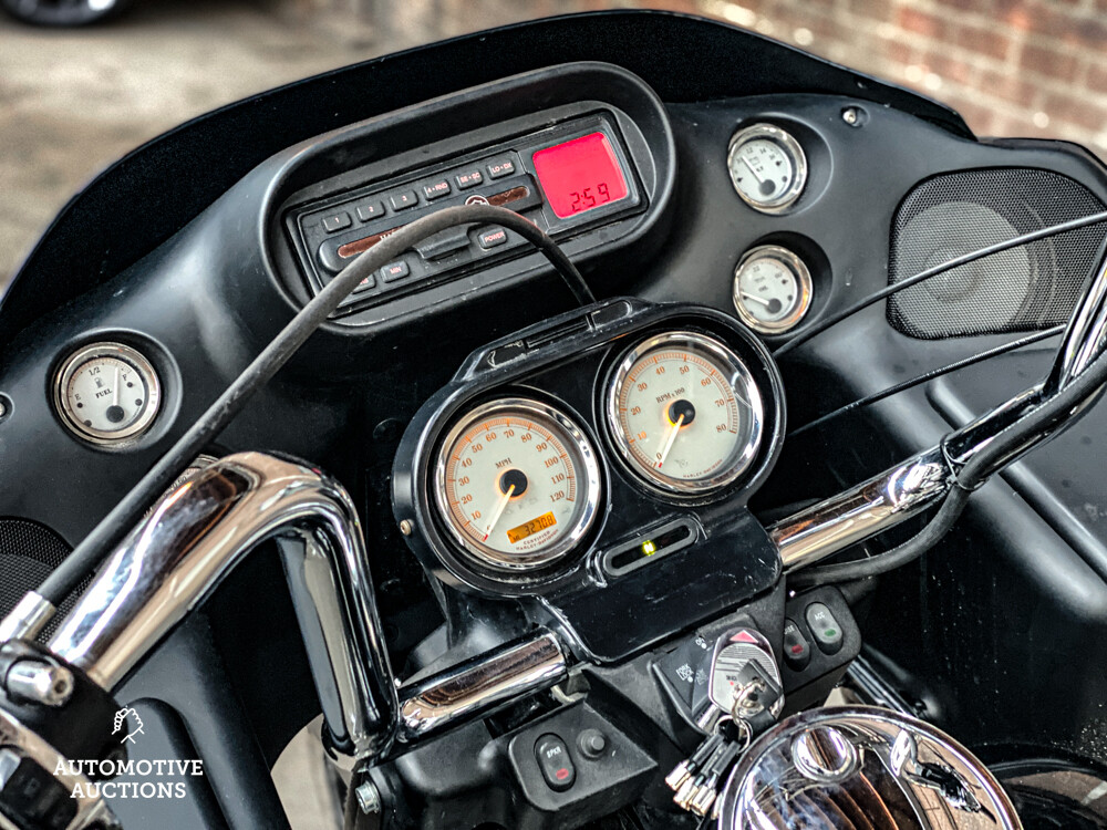 Harley Davidson FLTRI Road Glide 2004.