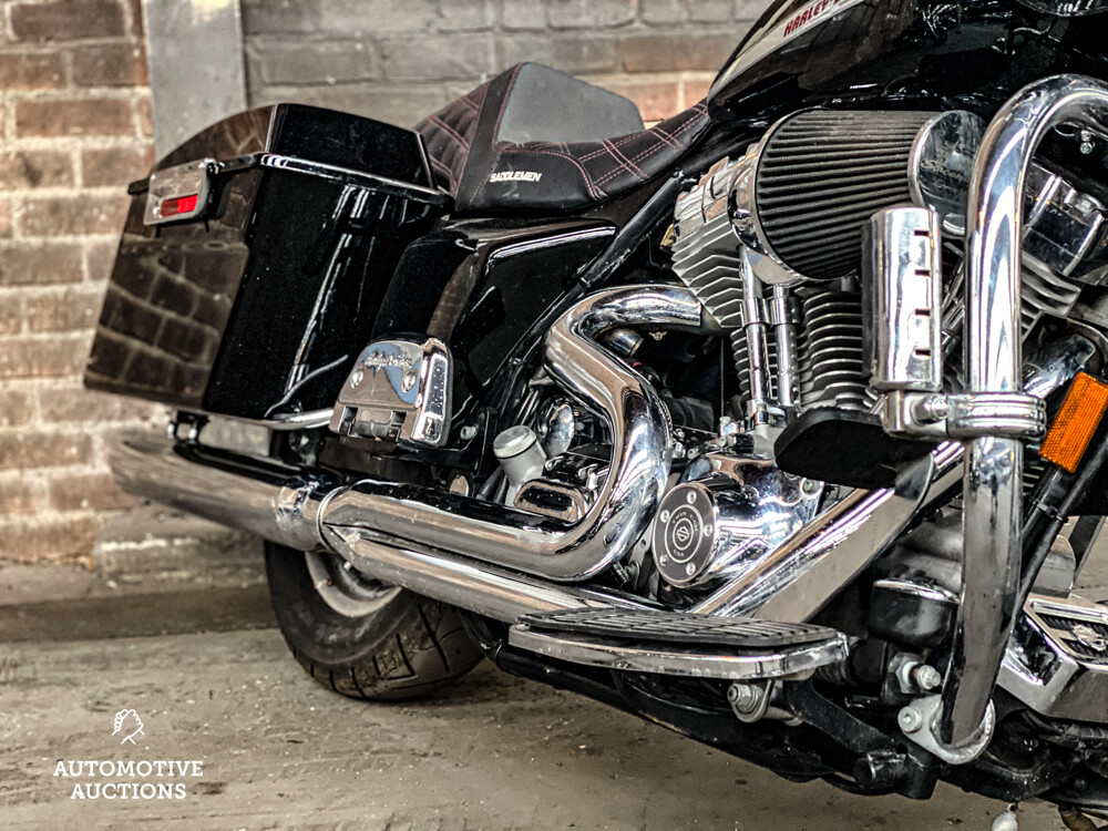Harley Davidson FLTRI Road Glide 2004.