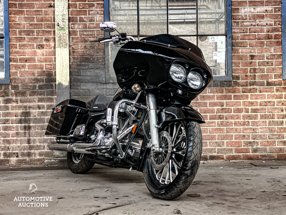 Harley Davidson FLTRI Road Glide 2004.