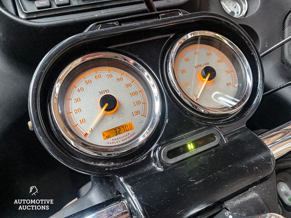 Harley Davidson FLTRI Road Glide 2004.