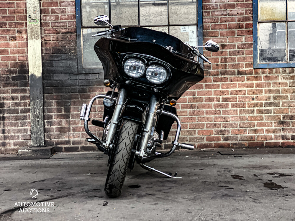 Harley Davidson FLTRI Road Glide 2004.