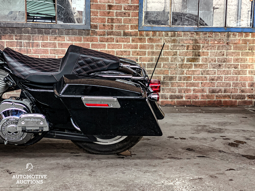 Harley Davidson FLTRI Road Glide 2004.