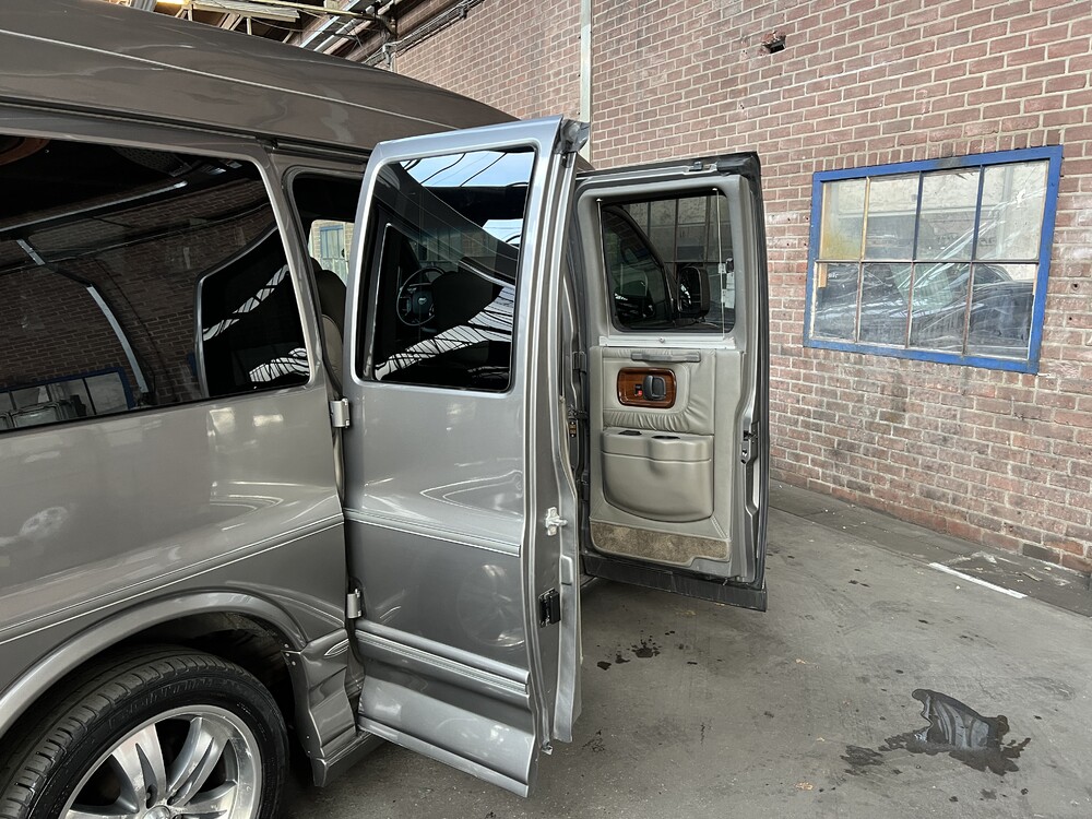 G.m.C. Savana Camper Van 2008 GMC.