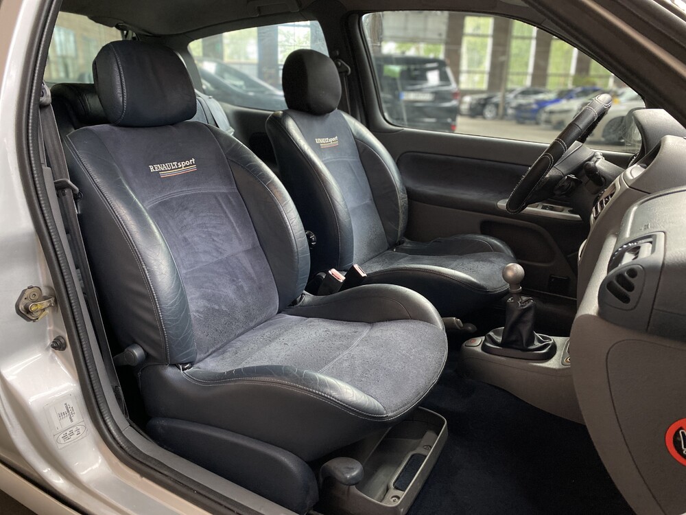 Renault Clio RS 2.0 169hp 2000 -Org. NL-, 33-GB-HS.