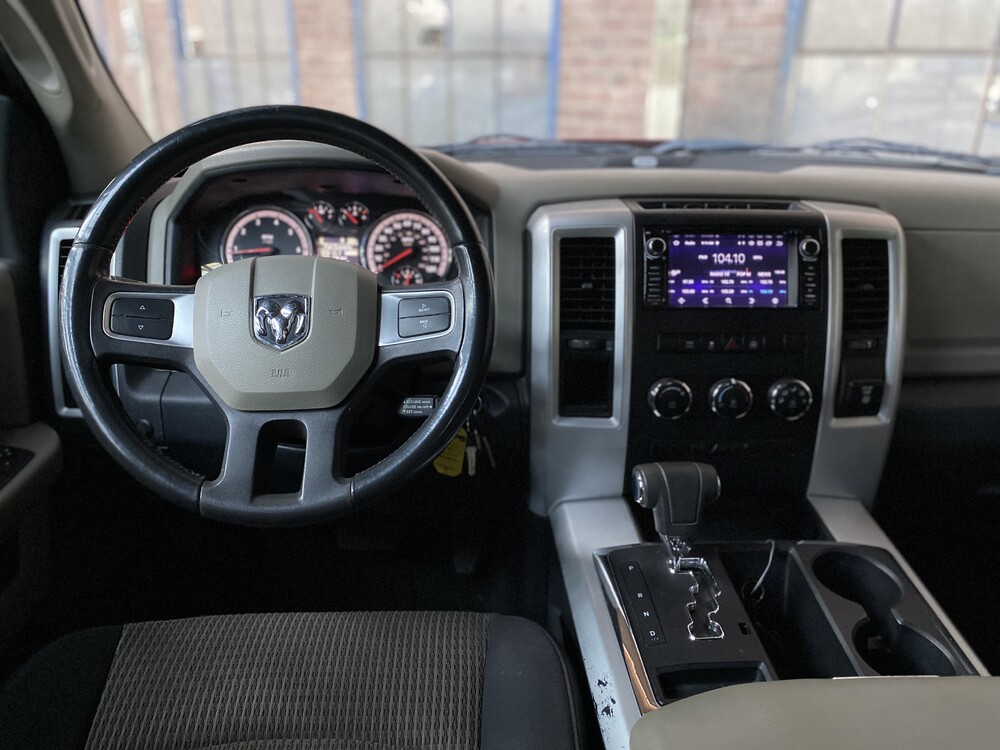 Dodge RAM 1500 5.7 V8 4x4 Quad Cab 6'4 Pickup 2011.