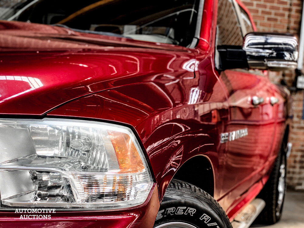 Dodge RAM 1500 5.7 V8 4x4 Quad Cab 6'4 Pickup 2011.