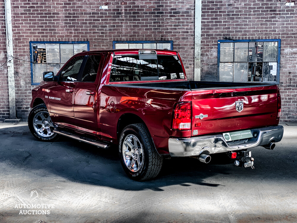 Dodge RAM 1500 5.7 V8 4x4 Quad Cab 6'4 Pickup 2011.