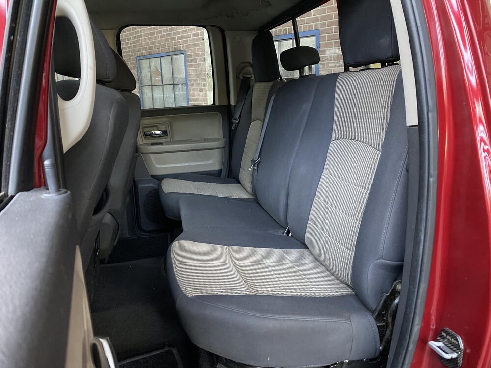 Dodge RAM 1500 5.7 V8 4x4 Quad Cab 6'4 Pickup 2011.