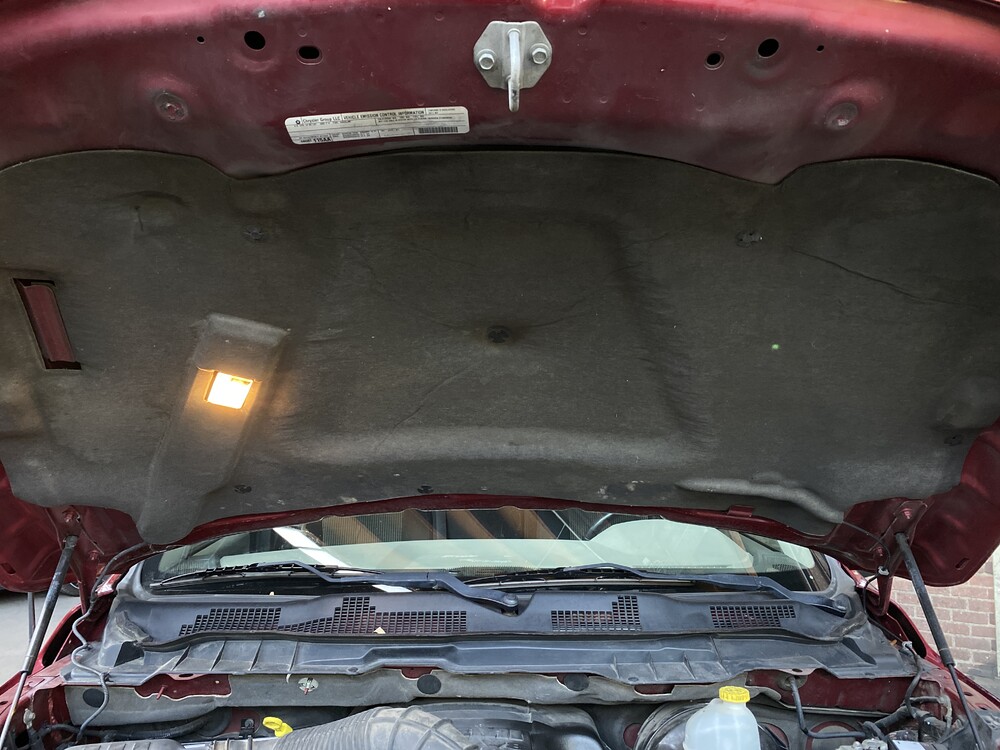 Dodge RAM 1500 5.7 V8 4x4 Quad Cab 6'4 Pickup 2011.