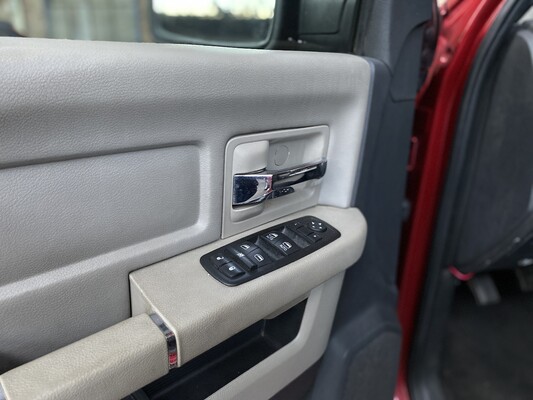 Dodge-RAM 1500 5.7 V8 4x4 Quad Cab 6'4 Pickup 2011.