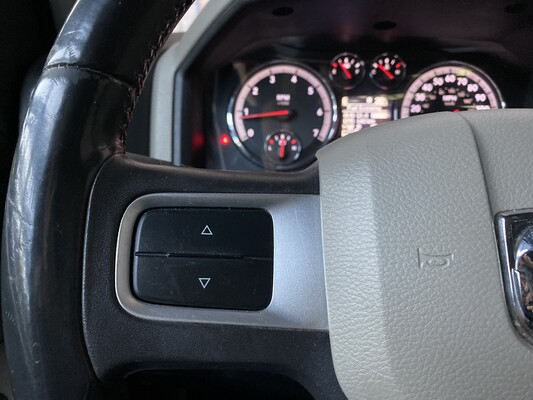 Dodge RAM 1500 5.7 V8 4x4 Quad Cab 6'4 Pick-Up 2011