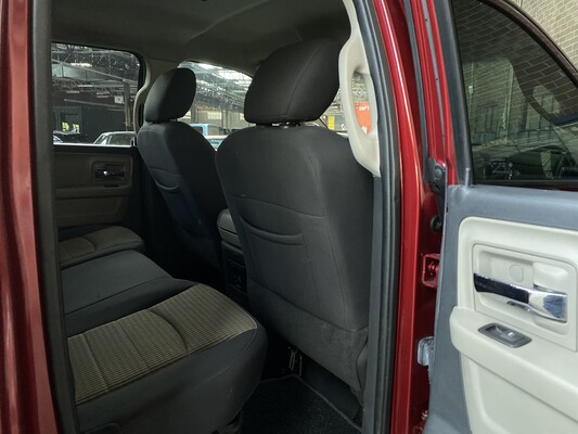 Dodge RAM 1500 5.7 V8 4x4 Quad Cab 6'4 Pick-Up 2011